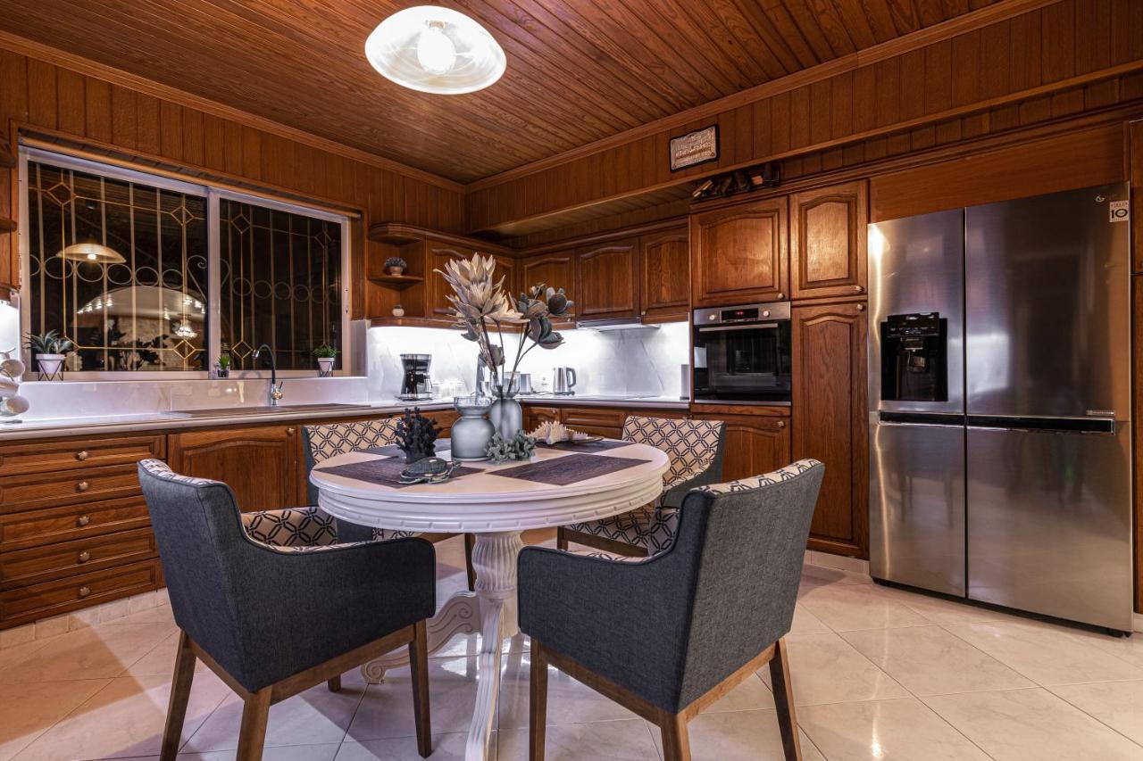 Galadriel Villa With Private Pool & Jacuzzi Kato Yerakarion Exterior foto