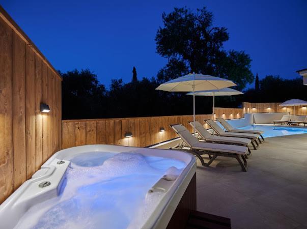 Galadriel Villa With Private Pool & Jacuzzi Kato Yerakarion Exterior foto