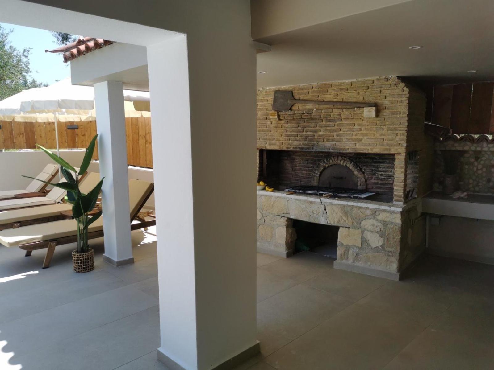 Galadriel Villa With Private Pool & Jacuzzi Kato Yerakarion Exterior foto